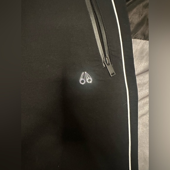 BNWOT Women’s Moose Knuckles Sweatpants XS - Picture 5 of 6